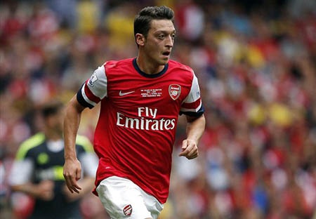 Ozil ngạc nhiên vì chất lượng cầu thủ trẻ Arsenal