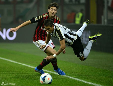 Vượt qua Udinese, AC Milan sẵn sàng nghênh chiến Barcelona - 1 AC Milan nhẹ nhàng vượt qua Udinese với tỷ số 1-0