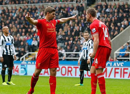 Steven Gerrard kỷ niệm “thiên đường 100” tại Premier League - 1 Gerrard ăn mừng bàn thắng thứ 100 ở Premier League