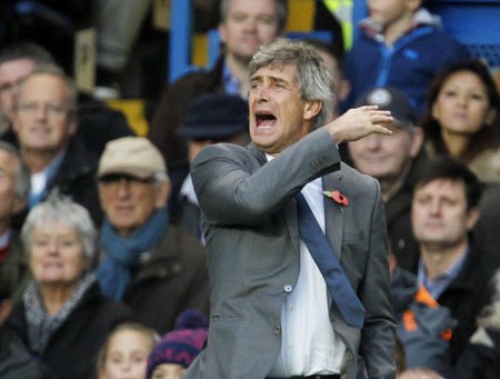 Pellegrini: “Tôi không muốn bắt tay Mourinho” - 1 Pellegrini đã không giữ nổi bình tĩnh sau bàn thua ngớ ngẩn của Man City