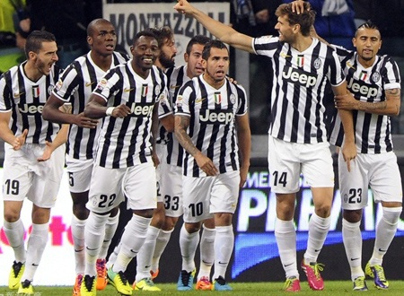 Đè bẹp Napoli, Juventus tiến rất gần tới AS Roma - 3 Với chiến thắng này, Juventus chỉ còn kém 1 điểm so với AS Roma
