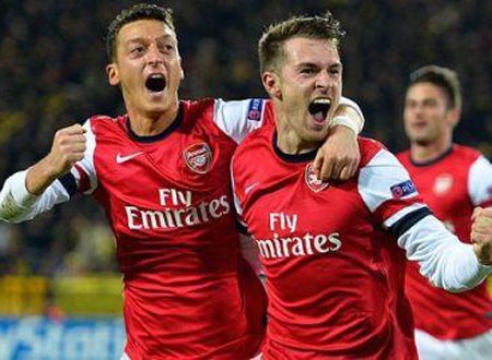 Napoli - Arsenal: Lửa thiêu San Paolo - 2 Tuy vậy, Arsenal cũng cho thấy khả năng vượt qua khó khăn ở mùa này