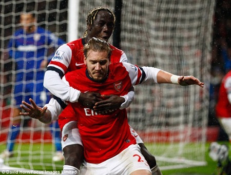 Arsenal khủng hoảng nghiêm trọng vì “bão chấn thương” - 1 Bendtner là cái tên tiếp theo gia nhập bệnh viện Arsenal