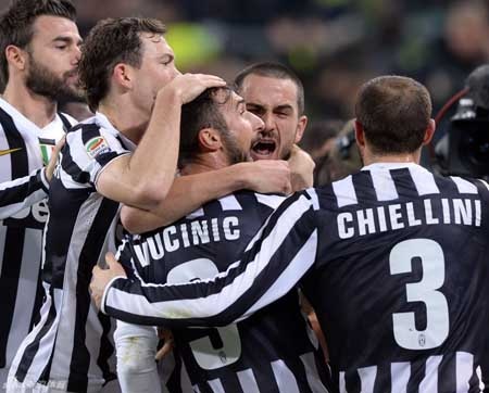 Thắng đậm AS Roma, Juventus đơn độc trên ngôi đầu bảng - 2 Dù rất cố gắng nhưng AS Roma cũng không thể ngăn nổi Juventus
