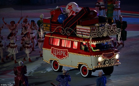 Những màn trình diễn rực rỡ sắc màu nói về đất nước, văn hóa, con người Nga