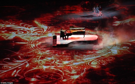 Những màn trình diễn rực rỡ sắc màu nói về đất nước, văn hóa, con người Nga