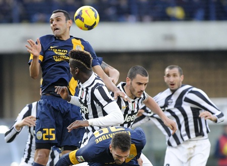 Roma chia điểm với Lazio, Juventus bị ngược dòng không tưởng - 2 Dù dẫn trước tới 2-0 nhưng Juventus vẫn bị lội ngược dòng