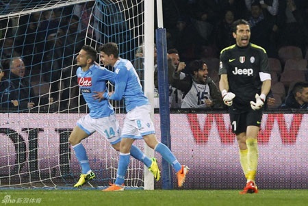 Juventus bất ngờ gục ngã trước Napoli
