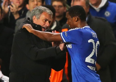 Eto’o cho rằng đôi lúc Mourinho vẫn bị mất trí