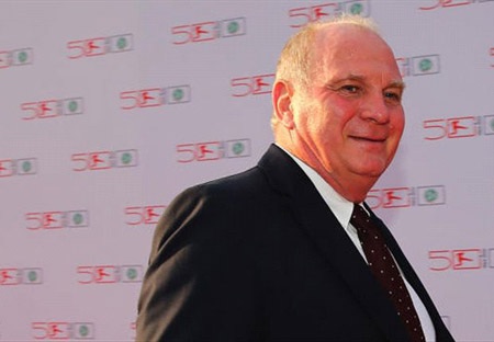 Bayern Munich đón tin sốc trước thềm tử chiến với Arsenal - 1 Chủ tịch Uli Hoeness sẽ phải đối diện với án 7 năm tù vì trốn thuế