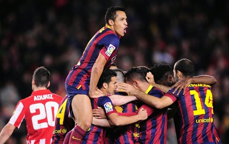 FIFA gỡ lệnh cấm chuyển nhượng với Barcelona - 1 Barcelona tạm
thời “ăn mừng” vì được gỡ lệnh cấm chuyển nhượng