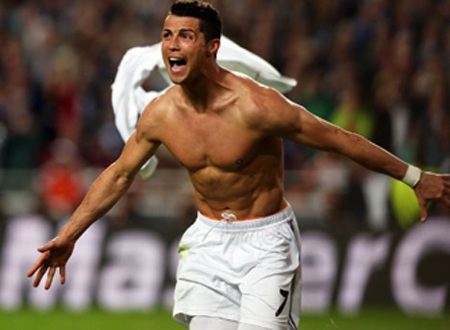 C.Ronaldo vượt Messi, Ancelotti đi vào lịch sử Champions League - 1 C.Ronaldo vượt qua Messi trong danh sách ghi bàn ở cúp châu Âu