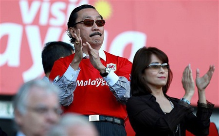 Ông chủ Vincent Tan là cái gai trong mắt CĐV Cardiff