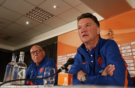 MU sắp bổ nhiệm tân HLV Van Gaal