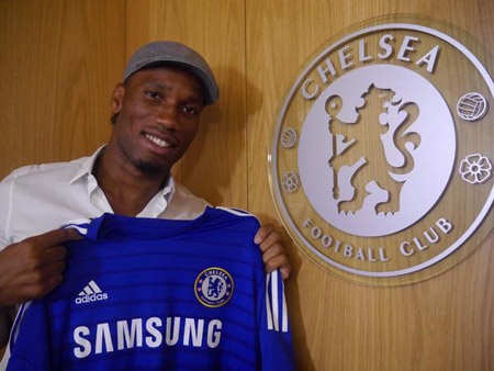 Drogba
chính thức gia nhập Chelsea