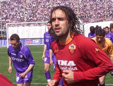 Batistuta là cầu thᷧ trên 30 tuổi đắt giá nhất