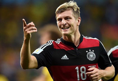 Toni Kroos
chính thức là người của Real Madrid