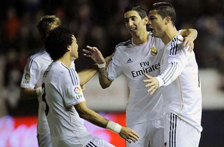 Real Madrid
lâm vào cơn khủng hoảng hàng công