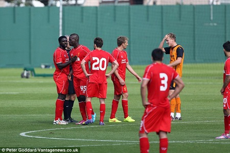 Balotelli gây chuyện ở Liverpool - 1 Balotelli gây gổ trong trận đấu giao hữu củaĠLiverpool