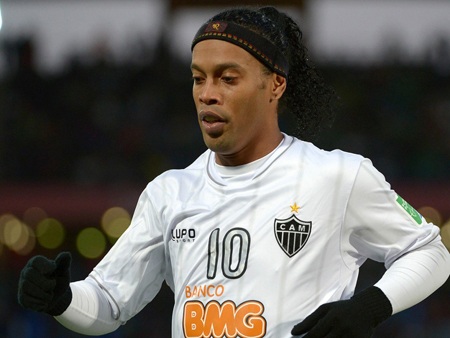 Ronaldinho, Valdes… và những “hàng miễn phí” chất lượng - 1 Œonaldinho vẫn chưa tìm được bến đỗ mới