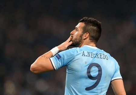Negredo rời Man City tới Valencia