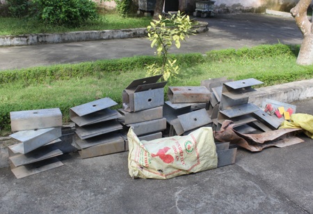 Thiếu tiền chơi game, tháo cả hàng rào hộ lan can Quốc lộ để bán - 1 Thiếu tiền chơi game, tháo cả hàng rào hộ lan can Quốc lộ để bán