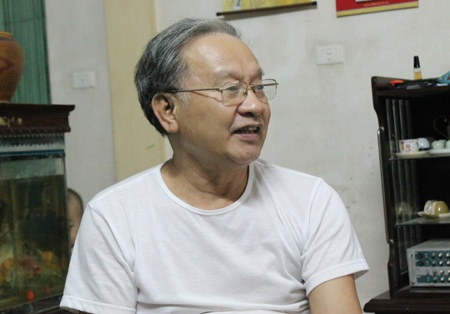 Thiêng liêng tiếng “chào thầy” trên đường ra trận - 1 Thầy giáo Nguyễn Quốc Khánh.