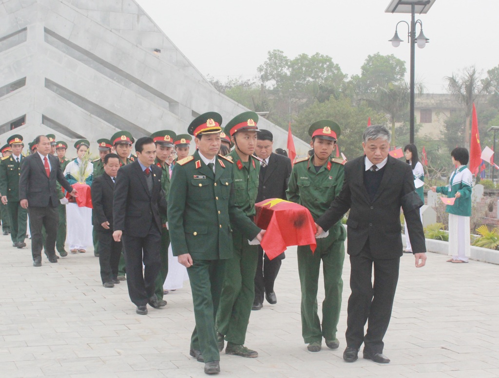 An táng 48 liệt sĩ quân tình nguyện Việt Nam hy sinh tại Lào - 2 An táng 48 liệt sĩ quân tình nguyện Việt Nam hy sinh tại Lào