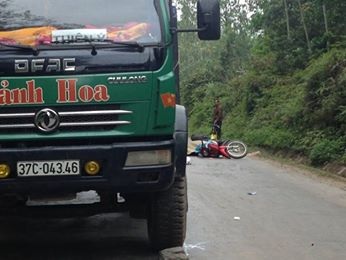 Trở lại trường sau kỳ nghỉ Tết, nữ sinh bị xe cán tử vong - 1 Hiện trường vụ tai nạn.