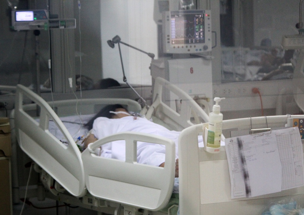 Sản phụ Nguyễn Thị Thương hiện vẫn đang trong tình trạng nguy kịch.