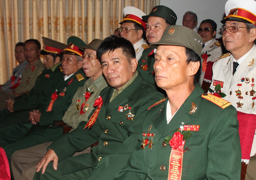 Cựu chiến binh chiến trường B4 - B5 gặp mặt nhân dịp 40 năm giải phóng Trị - Thiên - 5 Các cựu chiến binh tham gia giải phóng Trị - Thiên 40 năm trước tại buổi gặp mặt.