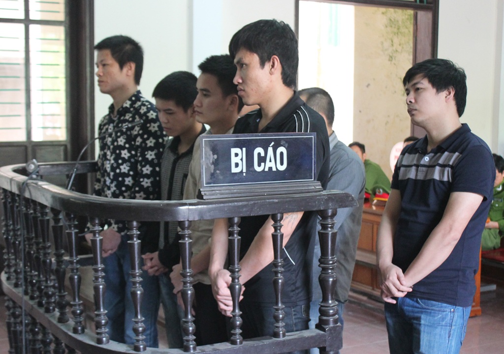 Án mạng trong bữa tiệc sinh nhật - 1 Các bị cáo tại phiên tòa.