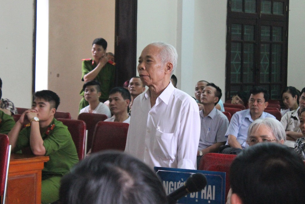 Yêu cầu thay chủ tọa phiên tòa vì cho rằng con mình bị "vu khống" - 1 Ông Phan Đình Luận cho rằng chủ tọa phiên tòa vi phạm quy định tố tụng và vu khống con trai ông.