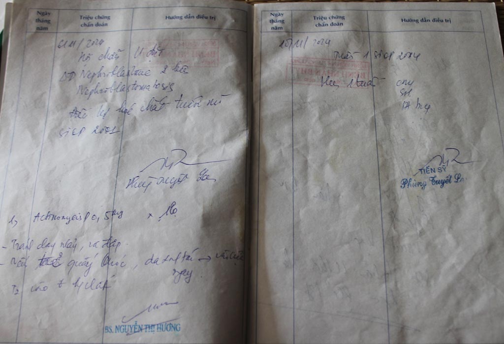 Hiện tại, bé phải điều trị bằng hóa chất để ngăn khối u phát triển thêm.