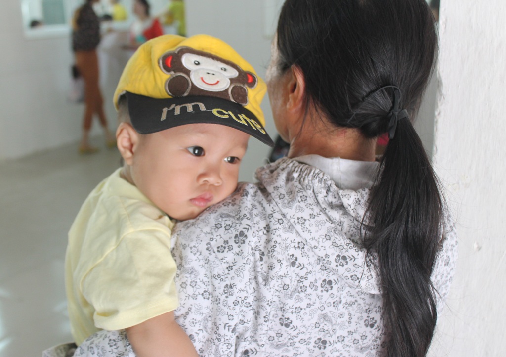 Nắng nóng cực điểm, bệnh nhi "ùn ùn" nhập viện - 4 Nhiều trẻ nhập viện trong tình trạng sốt cao, ho, nô