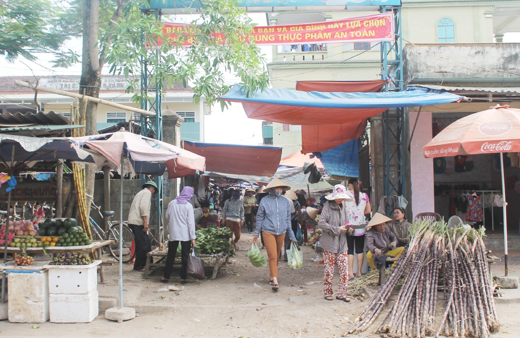 Chợ Quán Hành - nơi đang xôn xao vụ vỡ phường tiền tỷ.