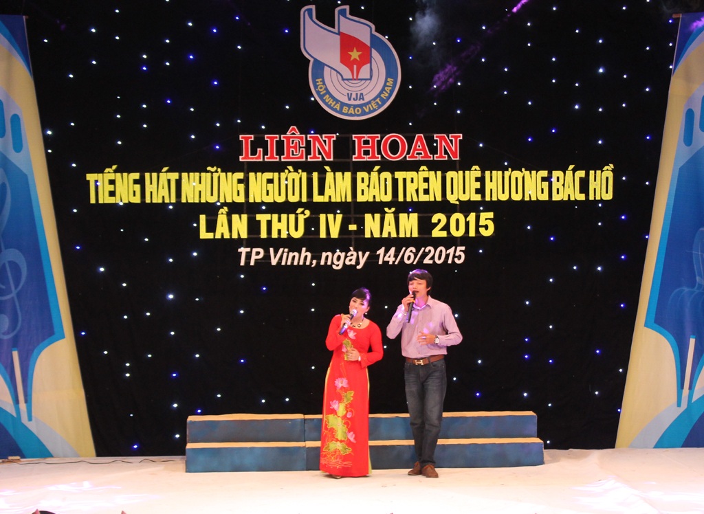 Báo Lao động Nghệ An với song ca Em vẫn chờ anh.