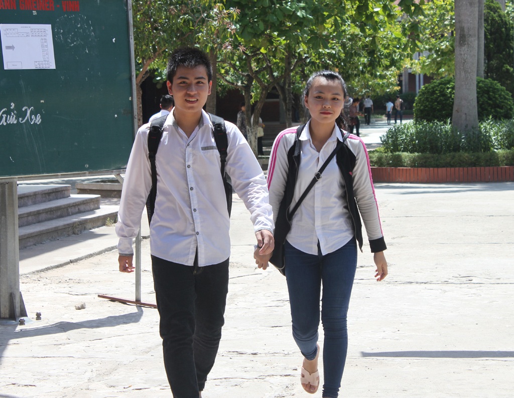 Trường Sa, Hoàng Sa vào đề Văn, thí sinh hào hứng vì làm được bài - 22 Thí sinh khá thoải mái sau khi hoàn thành bài thi môn Văn.