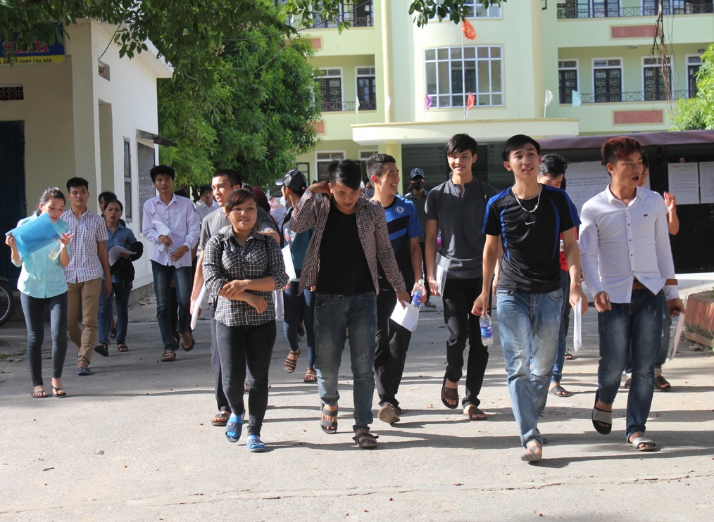 Các thí sinh tại Nghệ An khá thoải mái sau môn thi Vật Lý.