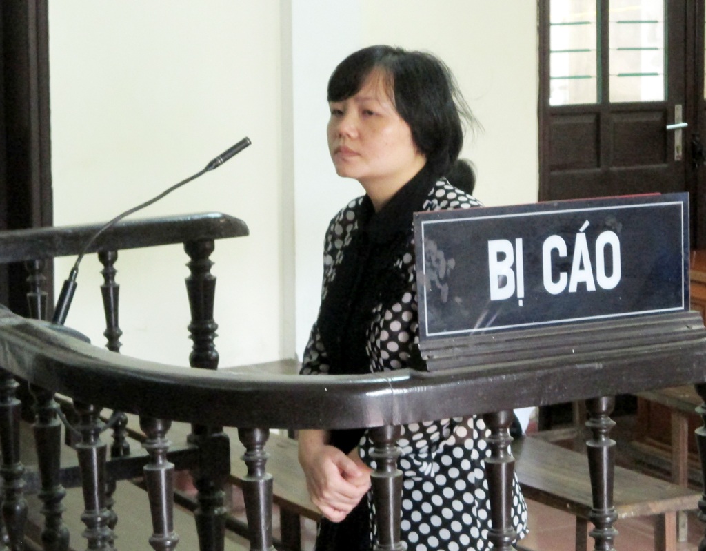 Thanh tra Chính phủ “rởm” lừa xuất khẩu lao động hàng tỷ đồng - 1 Cán bộ Thanh tra Chính phủ Ngô Thu Lý khá điềm tĩnh trước vành móng ngựa...