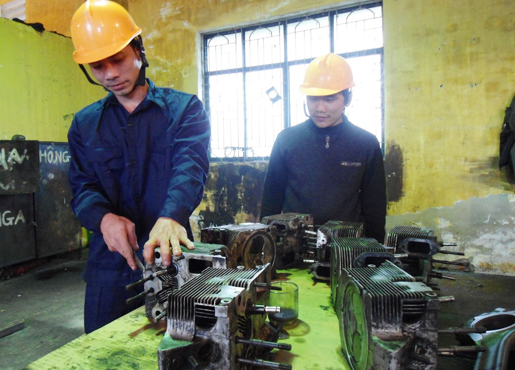Nghệ An: Thưởng Tết cao nhất 75 triệu đồng - 1 Mức thưởng Tết năm 2015 tại Nghệ An được đánh giá là khá hơn năm ngoái.
