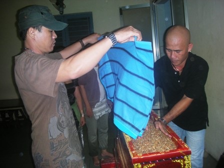 Lại một sinh linh nhỏ bé nữa ra đi… - 2