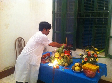 Quặn đau đám tang bác sĩ chết dưới lưỡi dao man rợ - 3 Quặn đau đám tang bác sĩ chết dưới lưỡi dao man rợ - 3