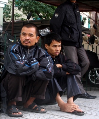 Vụ nổ xe máy: Mẹ đã tử vong, con qua nguy kịch - 1