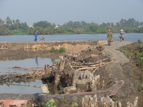 Vỡ đê, 100 nhà dân ngập trong nước - 5