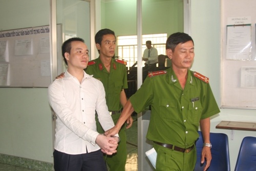 Bảo vệ đánh học sinh tại Lotte Mart lãnh 2 năm 6 tháng tù - 1 Bảo vệ đánh học sinh tại Lotte Mart lãnh 2 năm 6 tháng tù - 1