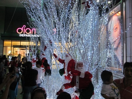 Trời càng về đêm, ánh sáng lung linh càng làm say lòng người: