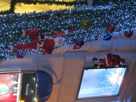 Trời càng về đêm, ánh sáng lung linh càng làm say lòng người: