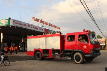 Cháy cây xăng, ba người bỏng nặng - 1 Trạm xăng dầu số 2 Quang
Trung nơi xảy ra hỏa hoạn