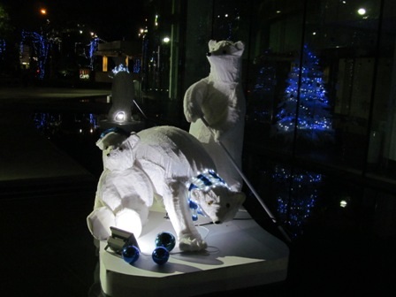 Ôi, cây thông đầy tuyết trắng. Thú vị thật